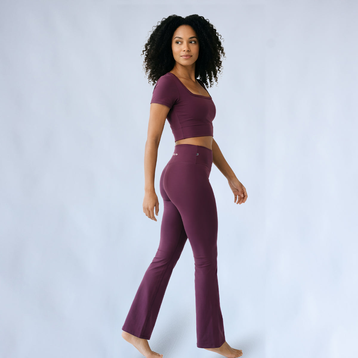Cropped Manga Curta Roxo Malva ESSENCIAL ✦