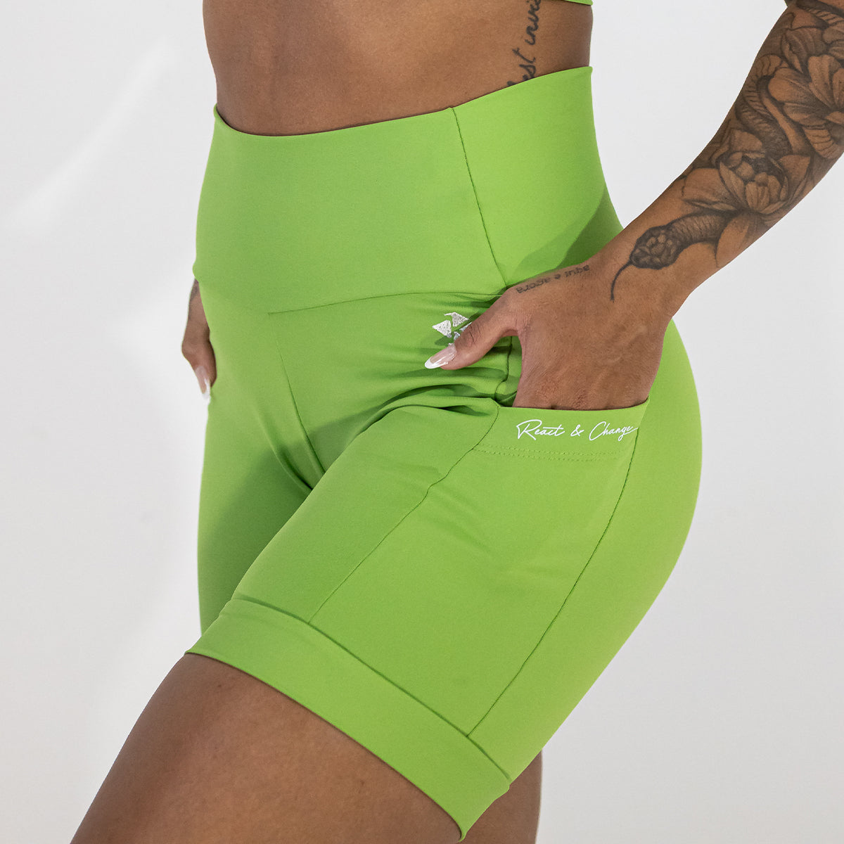 Shorts Open Blackout com Bolso Verde Abacate