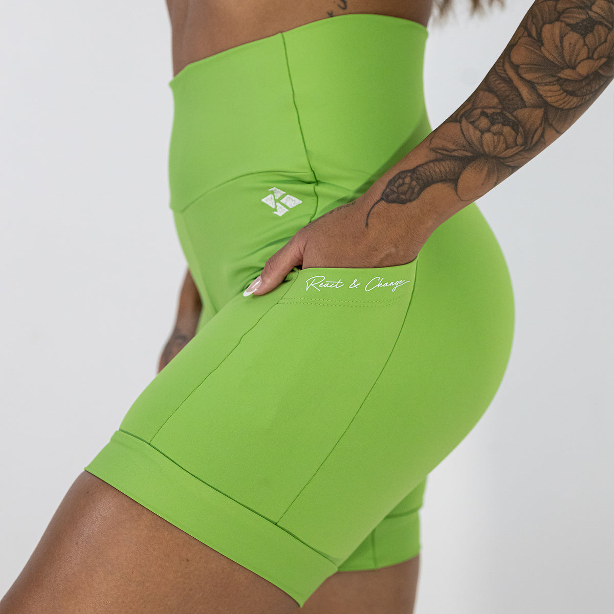 Shorts Open Blackout com Bolso Verde Abacate