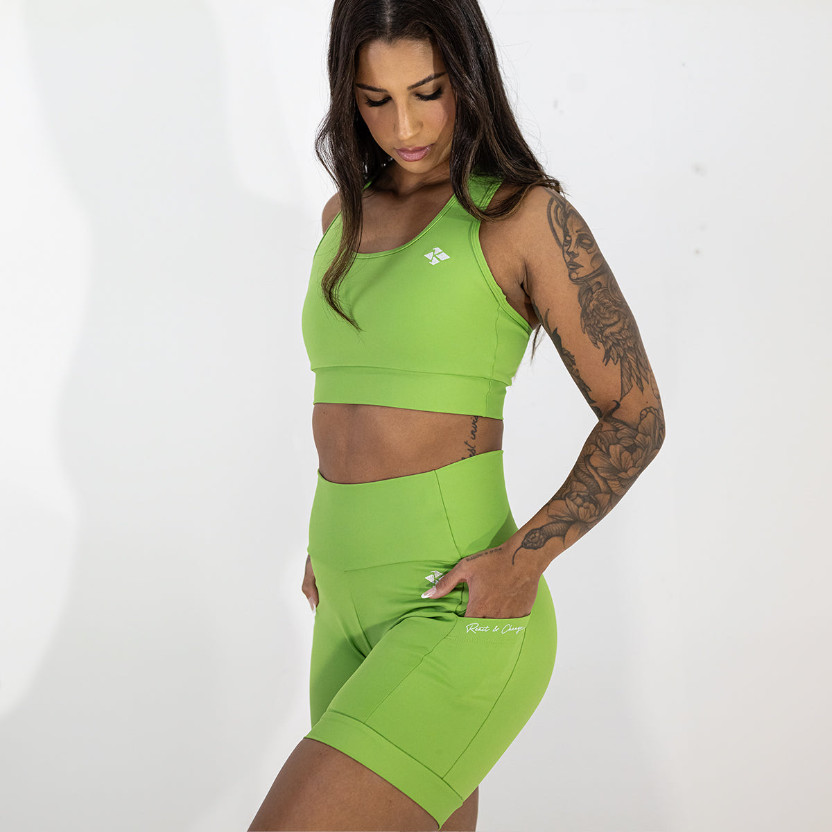 Conjunto Bora Correr Feminino – Shorts Blackout com Bolso + Top Nadador | Kínitro