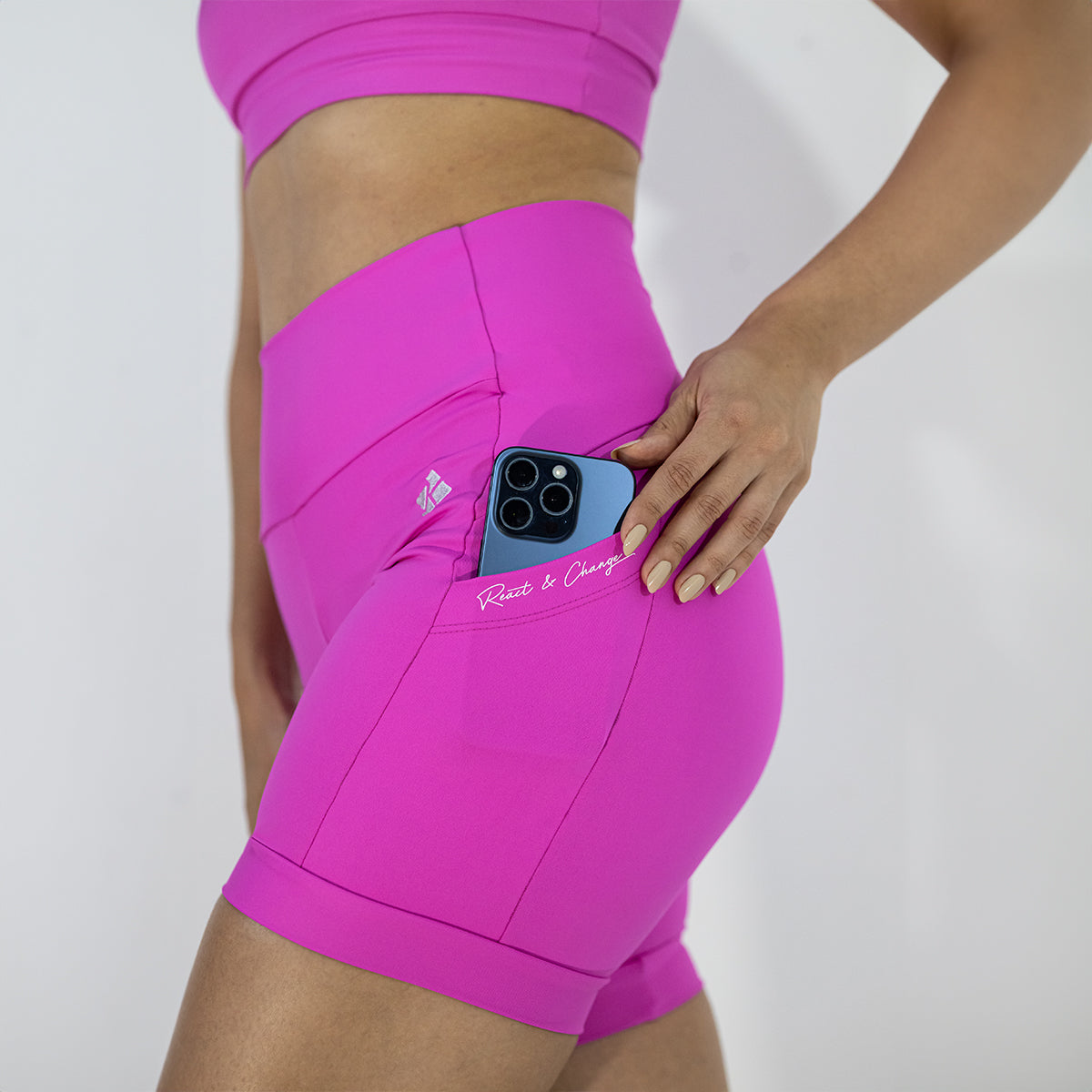 Conjunto Bora Correr Feminino – Shorts Blackout com Bolso + Top Nadador | Kínitro