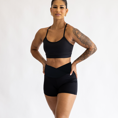 Conjunto Charme Feminino – Shorts Blackout Cintura Transpassada + Top Alcinha | Kínitro
