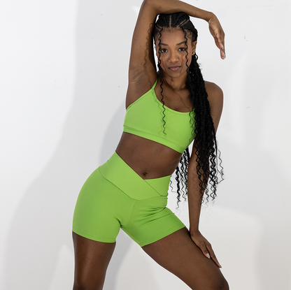 Conjunto Charme Feminino – Shorts Blackout Cintura Transpassada + Top Alcinha | Kínitro