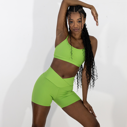 Conjunto Charme Feminino – Shorts Blackout Cintura Transpassada + Top Alcinha | Kínitro