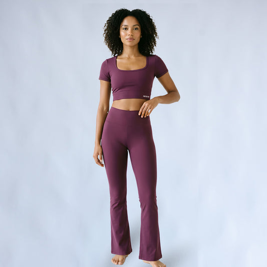 Cropped Manga Curta Roxo Malva ESSENCIAL ✦