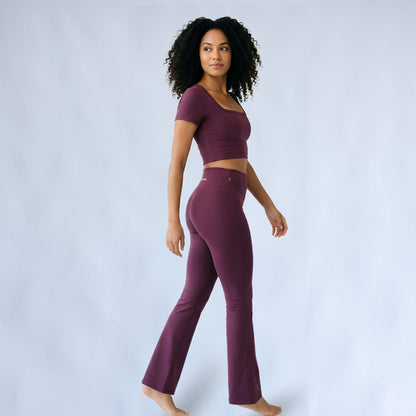 Cropped Manga Curta Roxo Malva ESSENCIAL ✦