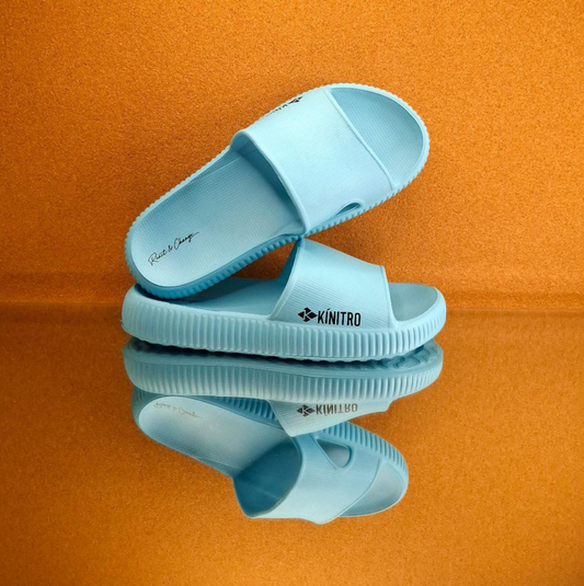 Chinelo Nuvem Azul Kínitro