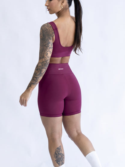 Shorts Meia Coxa Roxo Malva ESSENCIAL  ✦