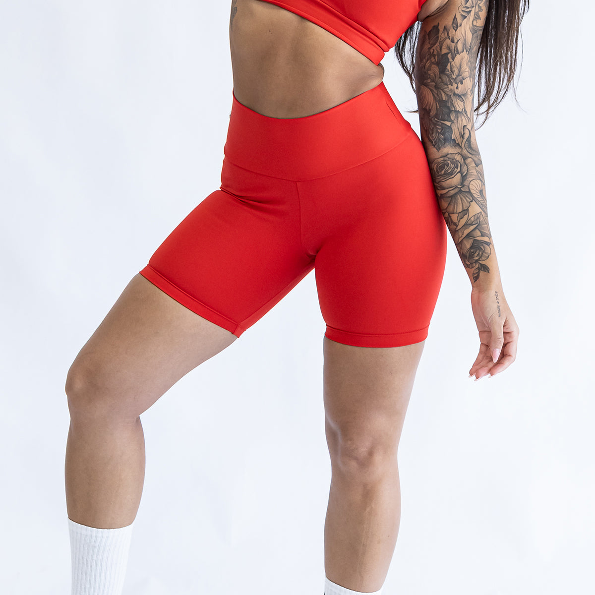 Conjunto Reaja e Mude - Shorts Blackout Meia Coxa + Top Alça Reta Fina | Kínitro